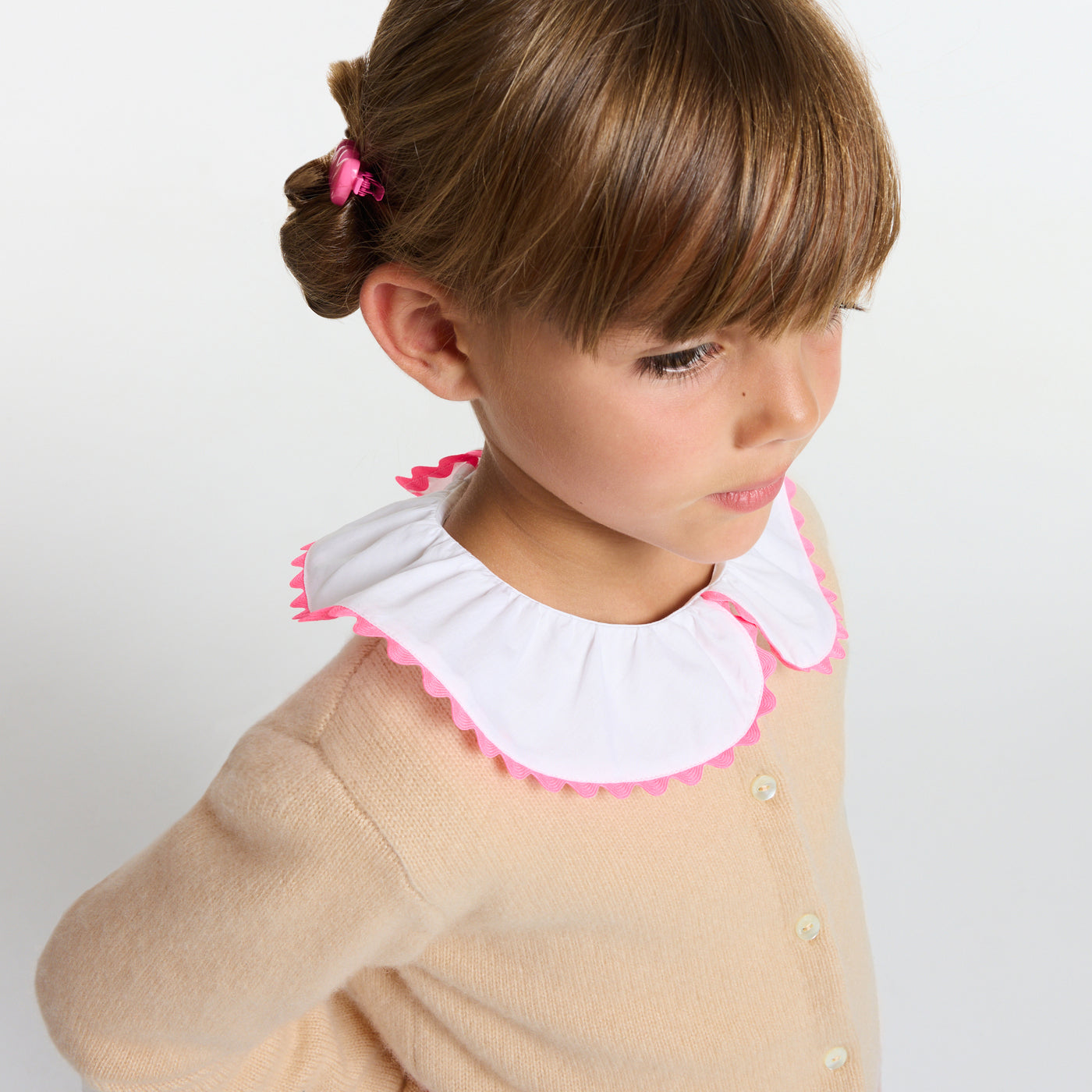 Girls cashmere cardigan, lifestyle close-up