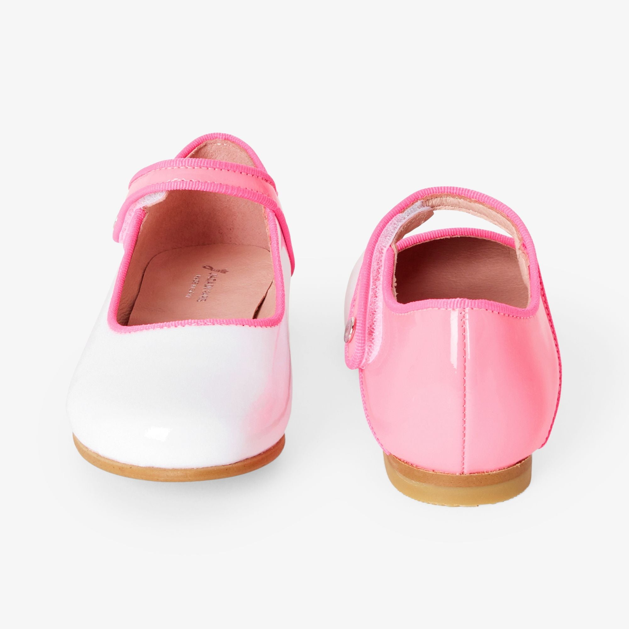 Mary Janes in Patent Leather Girl - White/Pink