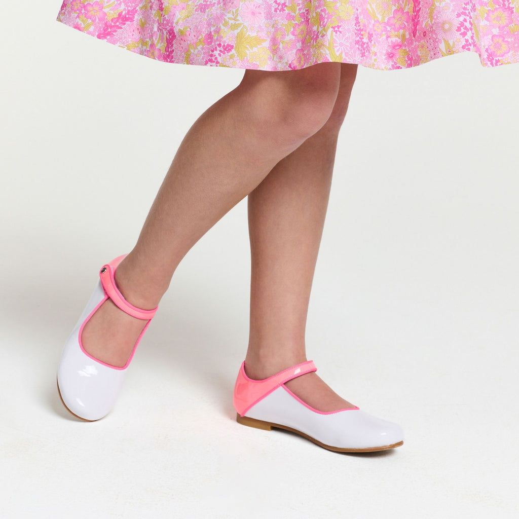 Mary Janes in Patent Leather Girl - White/Pink